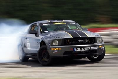Ford Mustang SVT COBRA MGR